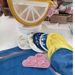 MakeUp Eraser 7-Day Set Lemon Squeeze Reusable Rounds Yellow Blue Travel Pouch